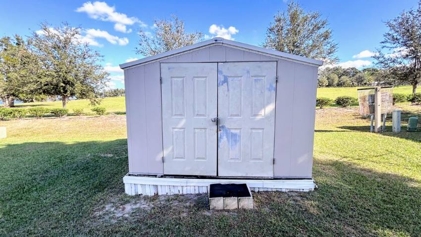 12701 Se Sunset Harbor Rd. a Weirsdale, FL Mobile or Manufactured Home for Sale